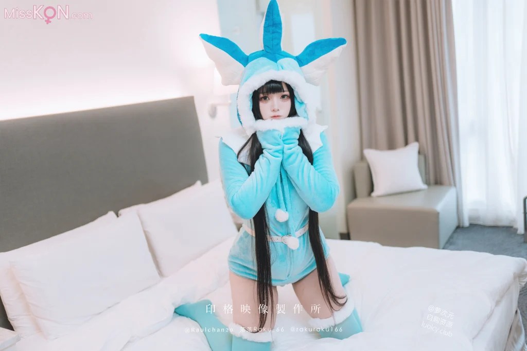 Coser@落落Raku: GET DAZE (56 photos + 1 video)