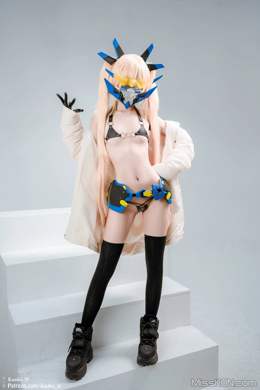 Coser@KuukoW No.129: Hero Laplace NIKKE (22 photos)