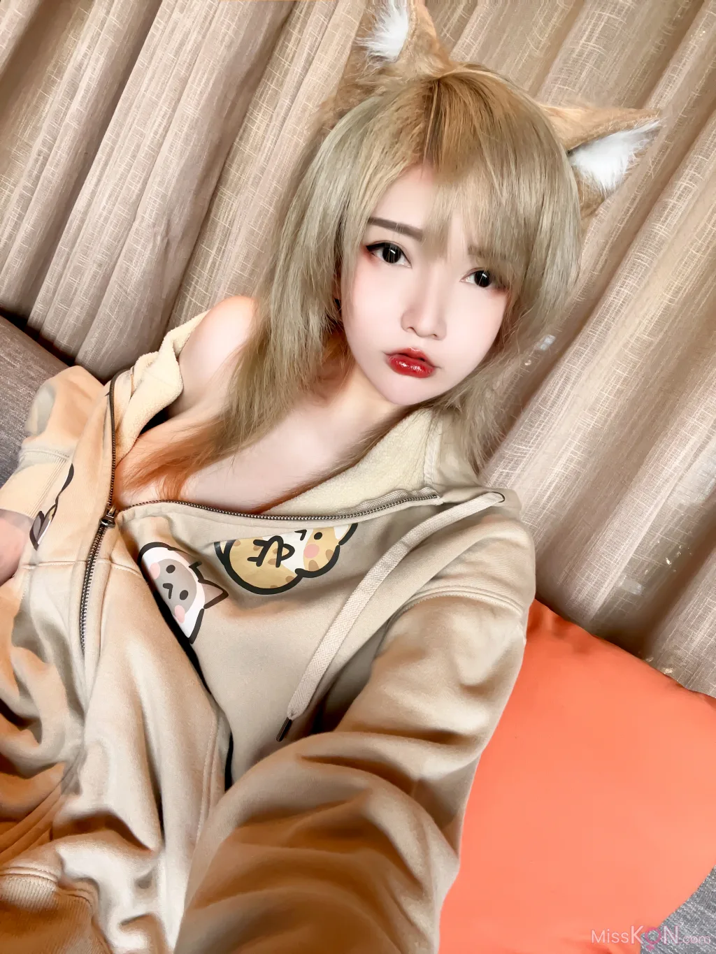 Coser@Potato Godzilla: Casual Blonde Neko Chan M4sturbation NSFW (41 photos)